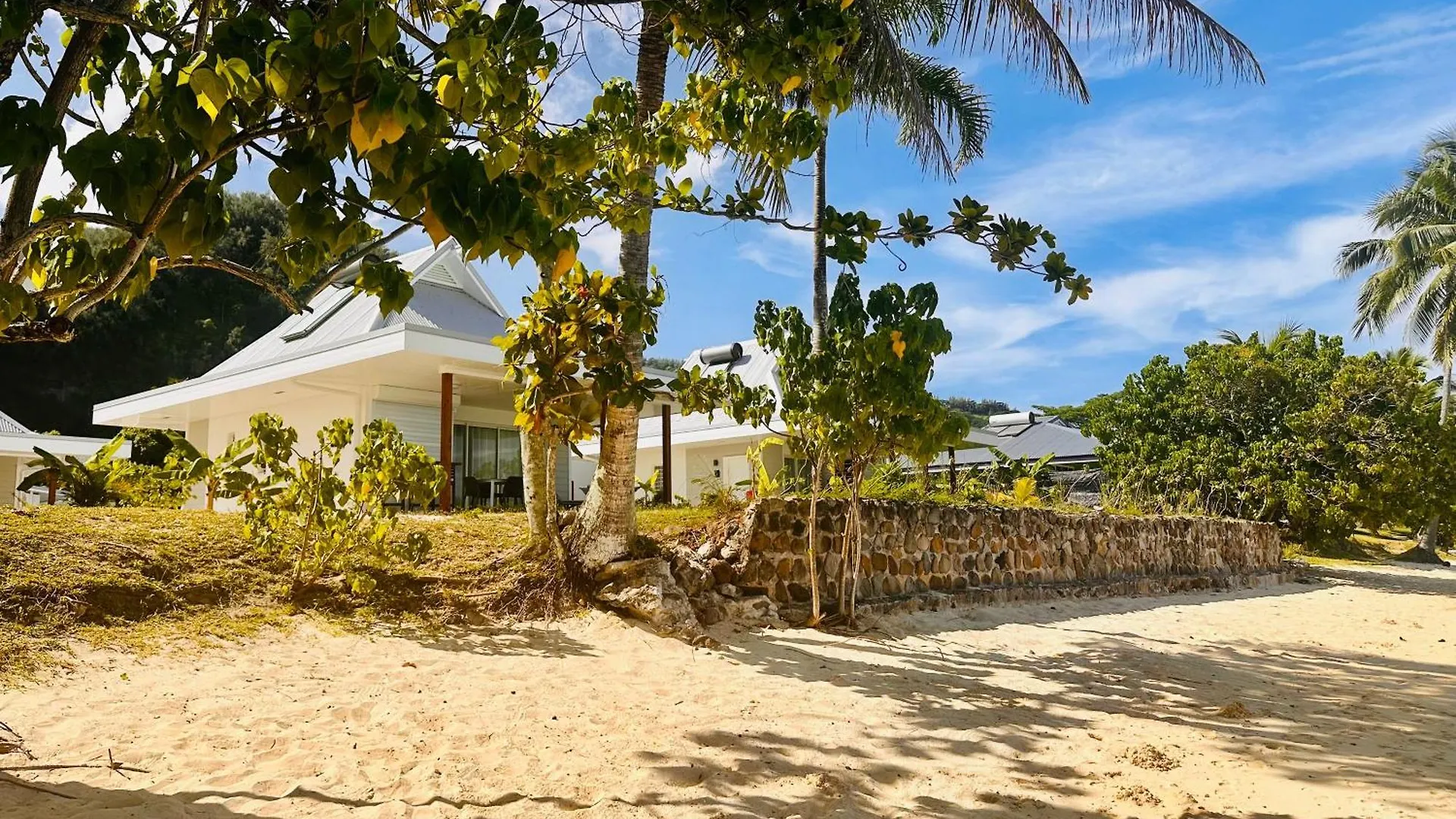 Niu Beach Hotel 무레아