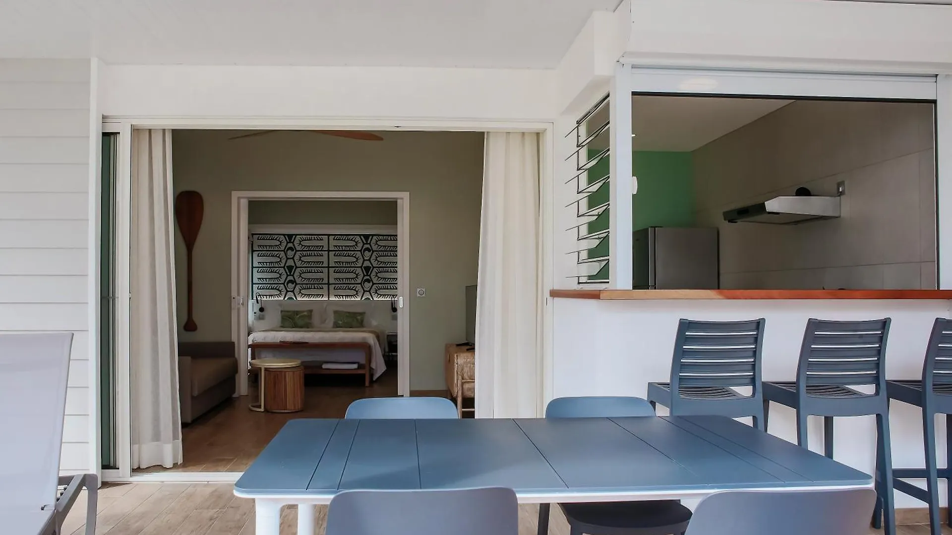 Niu Beach Hotel 무레아
