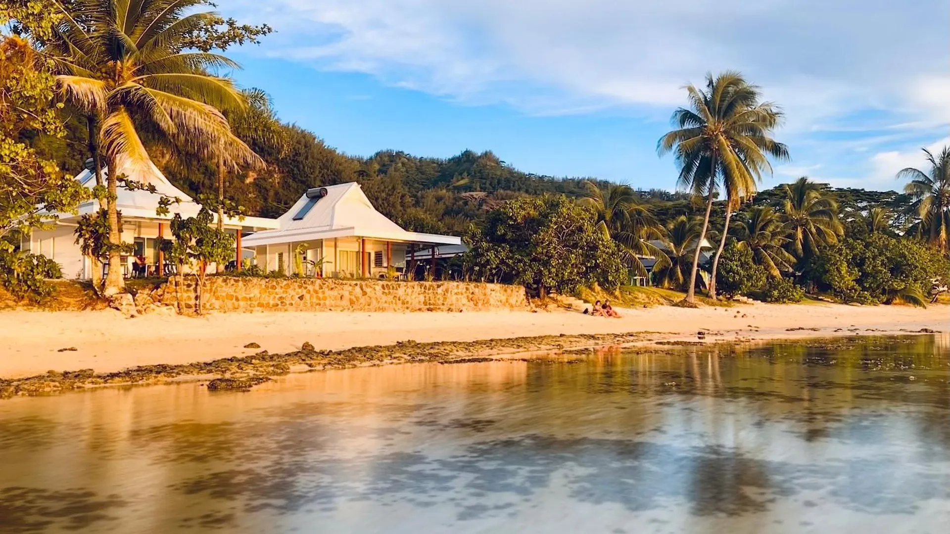 Niu Beach Hotel Moorea 3*,
